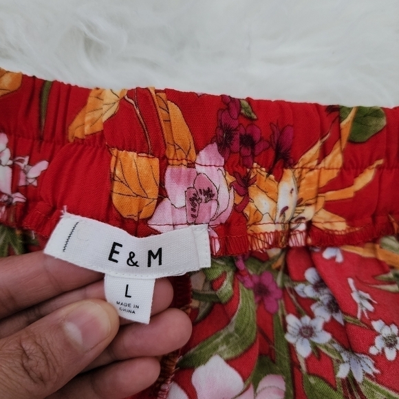 E & M Wide leg Floral Tropical Print Tie Waist Pants. Size Large. New without ta - Picture 8 of 8